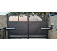 Poarta din metal cu deschidere automatizata  K8