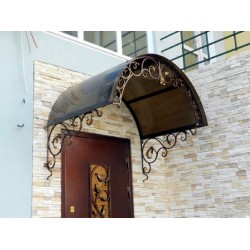 Foto Copertina din fier forjat deasupra intrarii K17 - Chisinau, Moldova