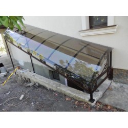 Foto Copertine forjate deasupra intrării K41 - Chisinau, Moldova