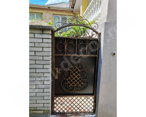 Portita din fier K82