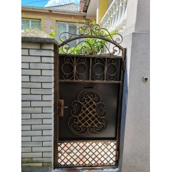 Portita din fier K82
