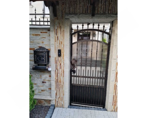 Portita din fier K83