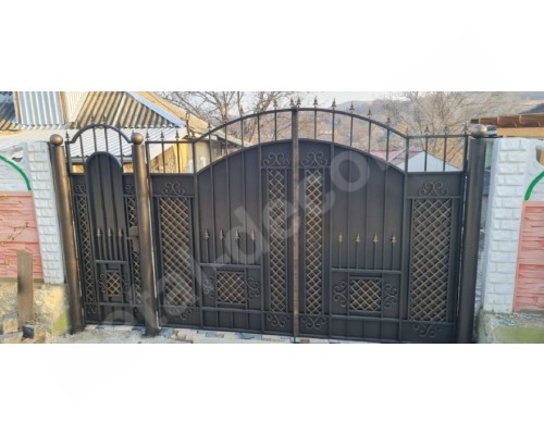 Poarta din metal cu deschdere exterioara K101