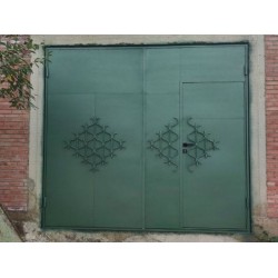 Гаражные ворота с элементами ковки K11