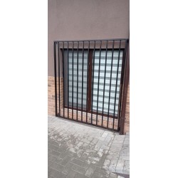 Gratii pentru geamuri din fer K25