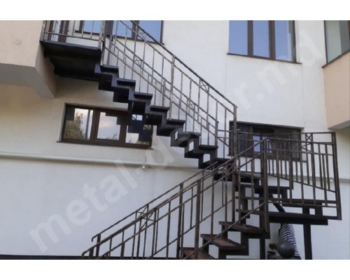 Scara din metal exterioara K37