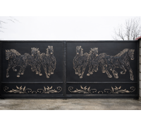 Poarta culisanta metalică decorativă cu cai K105