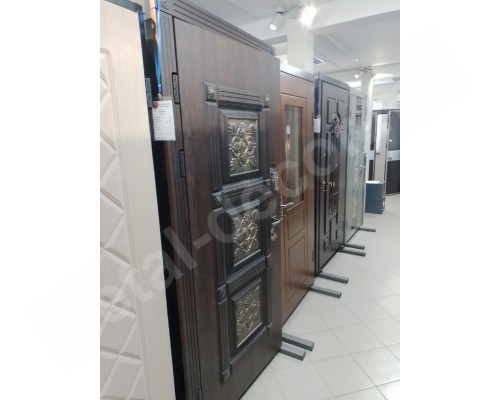 Usi metalice pentru apartamente K11