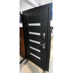 Usa de metal pentru intrarea in apartament  MAXIMA Milano K18