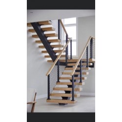 Scara moderna la etajul al doilea K40