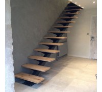 Scara metalia la etajul doi K45