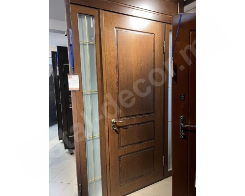 Usa de intrare pentru casa K13