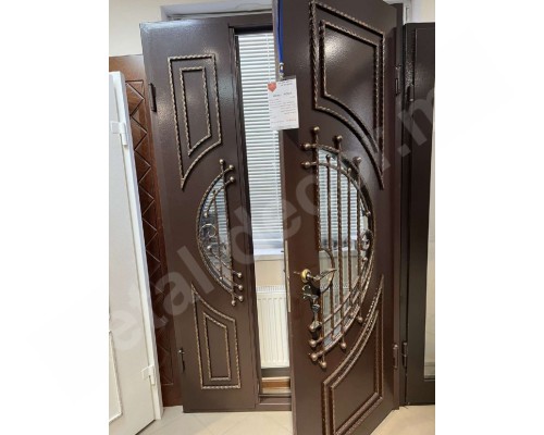 Usa de intrare pentru casa K15