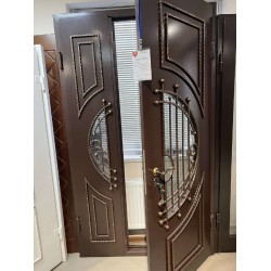 Usa de intrare pentru casa K15