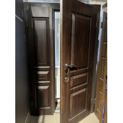 Usa de intrare pentru casa K18