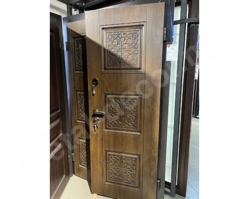 Usa de intrare pentru casa K19