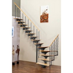 Scara metalia la etajul doi K50