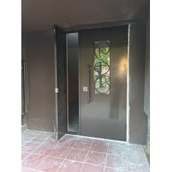 Usa de metal  intrare in bloc locativ K54