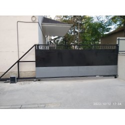 Poarta culisanta in consola  