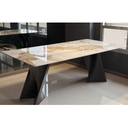 Стол в стиле хай-тек 