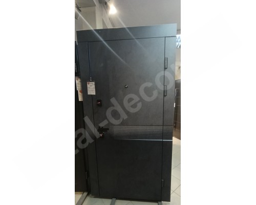 Входная дверь в квартиру  Maxima Remo  К131