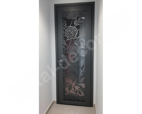 Ușă metalică antracit pentru apartament cu trandafiri decupați laser  K143