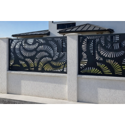 Gard metalic decorativ modern din panouri debitate laser model K33 pentru case și vile