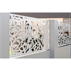gard decorativ modern din panouri metalice debitate laser pentru casa si curte