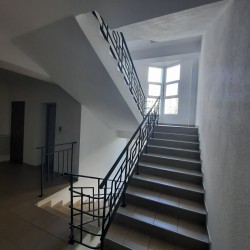 Фото Металлические перила для внутренней лестницы в жилом доме K94 - Кишинев, Молдова