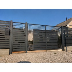 Poartă metalică modernă LINEA pentru casă